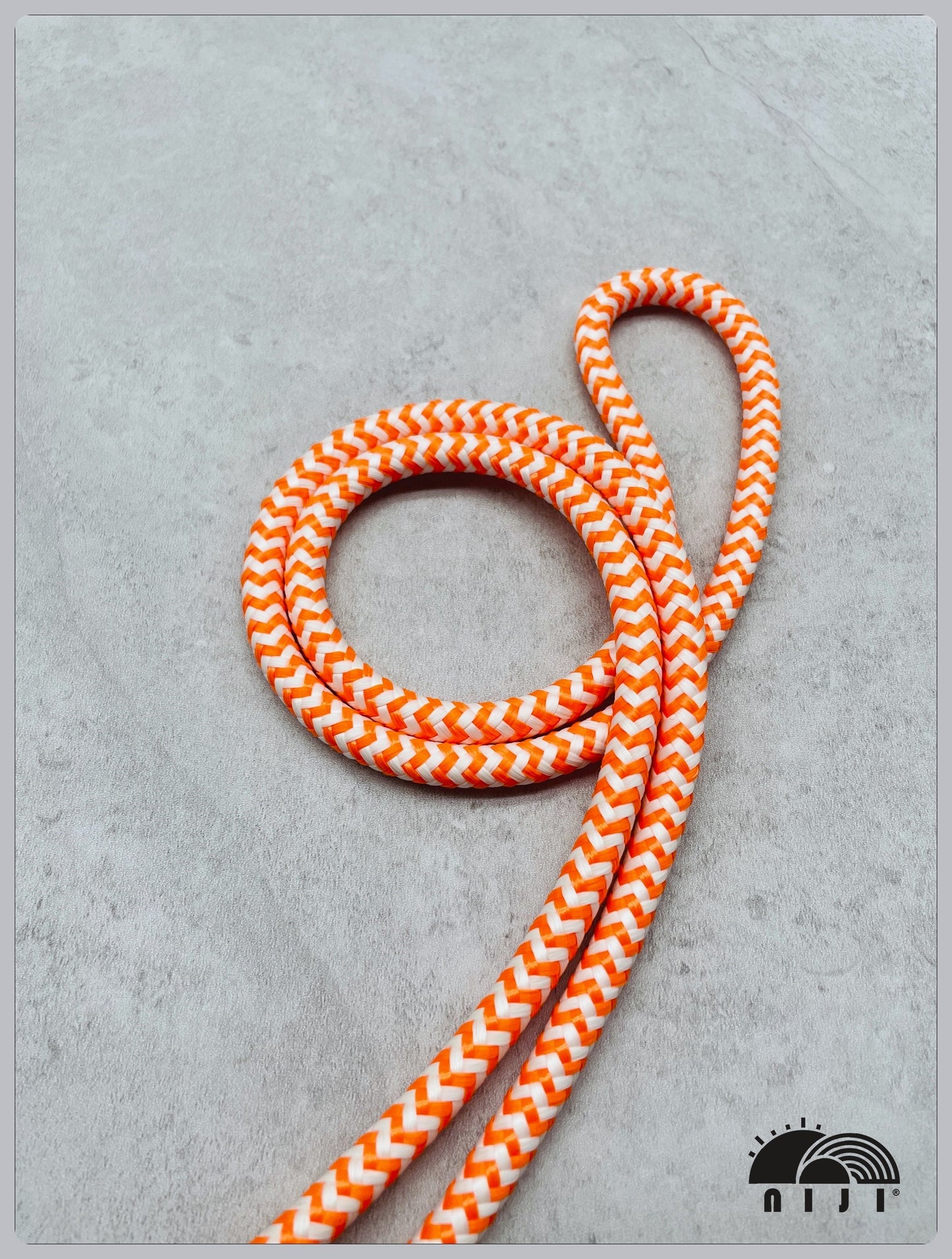 Glow in the dark 7.5mm Crown pattern / Orange color