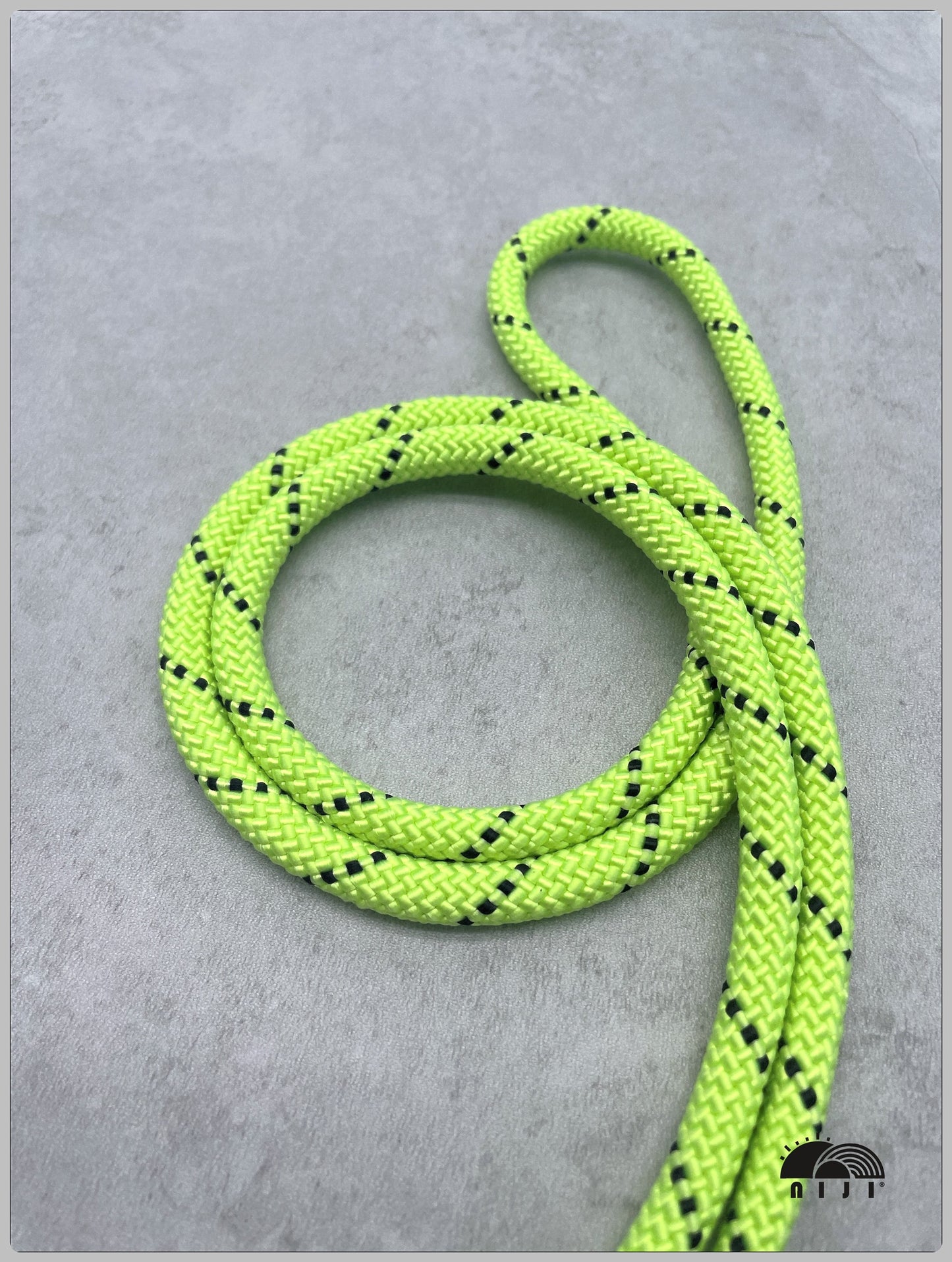 7mm Lime w single black tracer