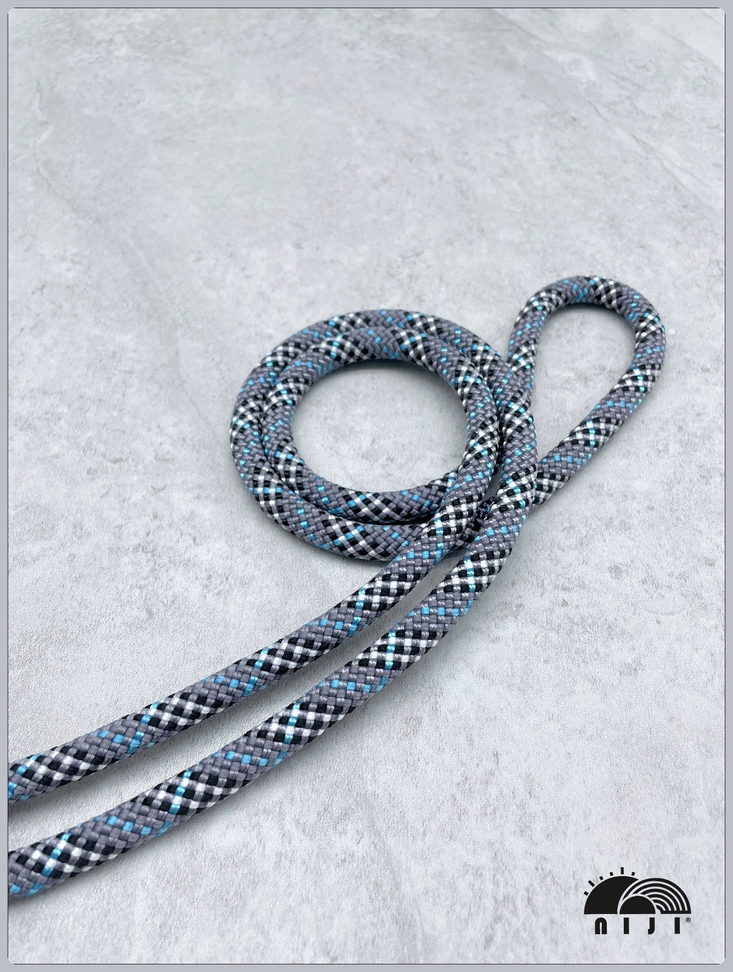 8.5mm Tartan Grey w Blue tracer